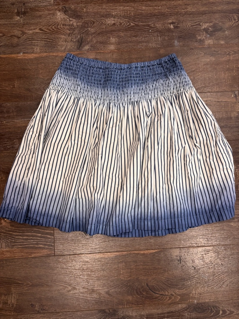 Tommy Hilfiger 2005 Skirt Runs Big!